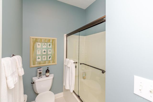 1053 Charter Place, Centerville, OH 45458