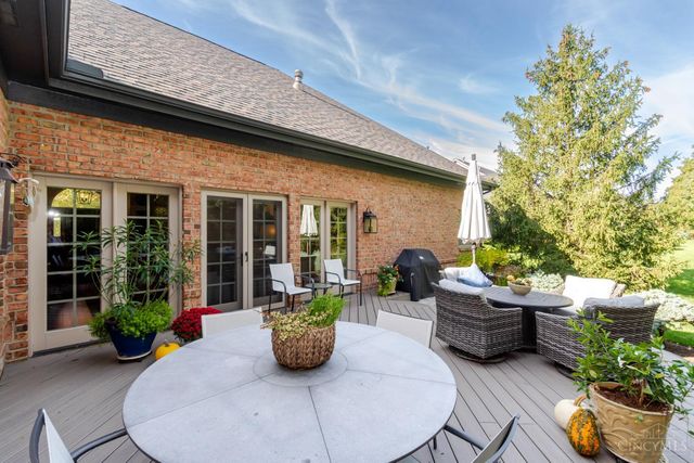 1053 Charter Place, Centerville, OH 45458