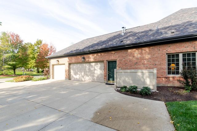 1053 Charter Place, Centerville, OH 45458