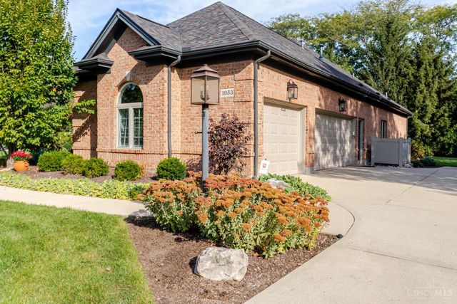 1053 Charter Place, Centerville, OH 45458