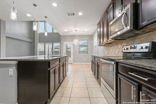 10419 Bulwark Peak, Converse, TX 78109