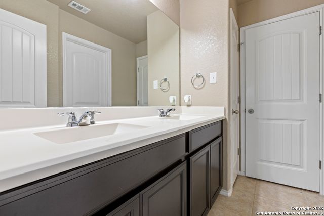 10419 Bulwark Peak, Converse, TX 78109