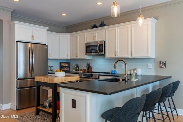 10 Maria Lane, Saratoga Springs, NY 12866