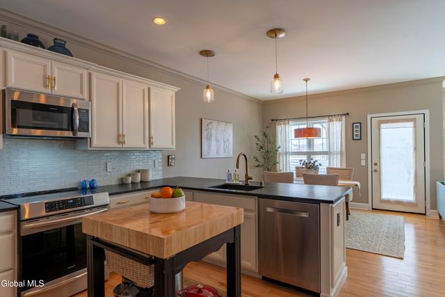 10 Maria Lane, Saratoga Springs, NY 12866