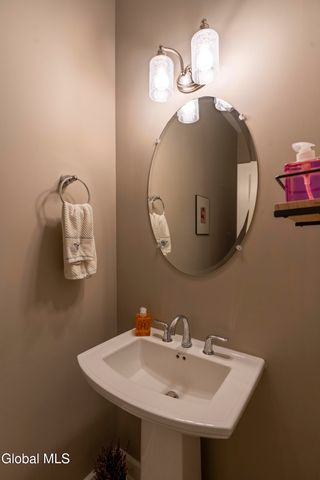 10 Maria Lane, Saratoga Springs, NY 12866