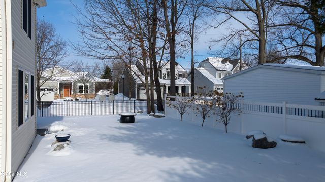 10 Maria Lane, Saratoga Springs, NY 12866