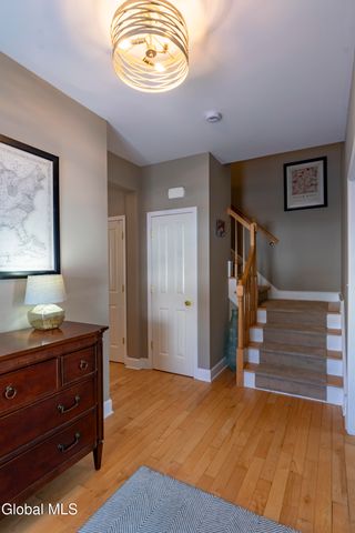 10 Maria Lane, Saratoga Springs, NY 12866