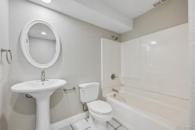 2038 Falcon Drive, Longmont, CO 80503