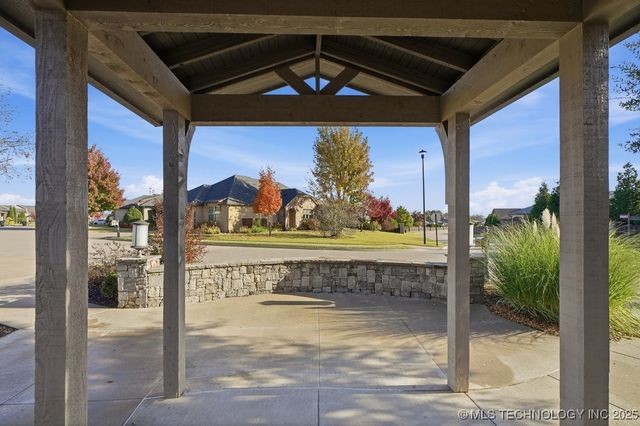 8434 S Phoenix Place, Tulsa, OK 74132