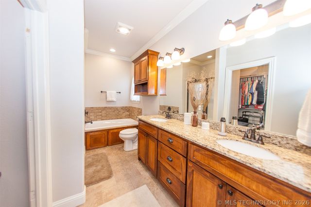5610 Nottingham Place, Bartlesville, OK 74006