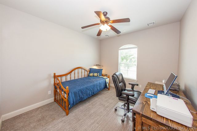 5610 Nottingham Place, Bartlesville, OK 74006
