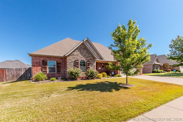 5610 Nottingham Place, Bartlesville, OK 74006
