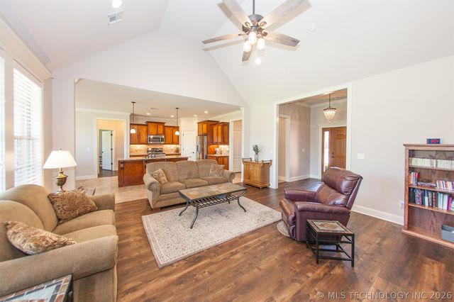 5610 Nottingham Place, Bartlesville, OK 74006