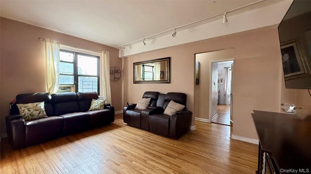 11225 34th Avenue G, Corona, NY 11368