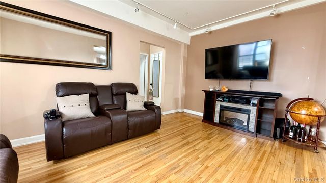 11225 34th Avenue G, Corona, NY 11368