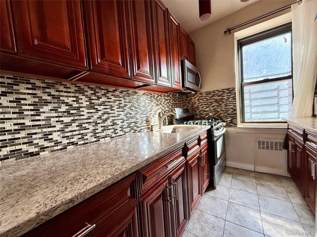 11225 34th Avenue G, Corona, NY 11368