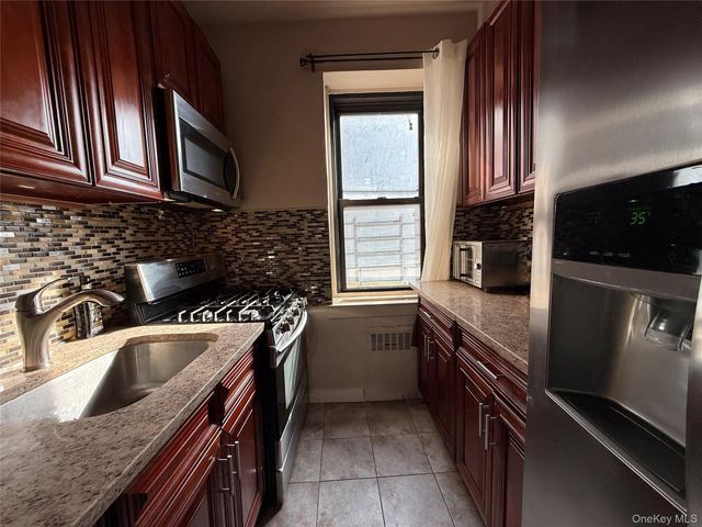 11225 34th Avenue G, Corona, NY 11368