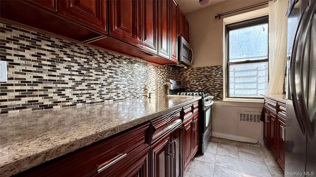 11225 34th Avenue G, Corona, NY 11368