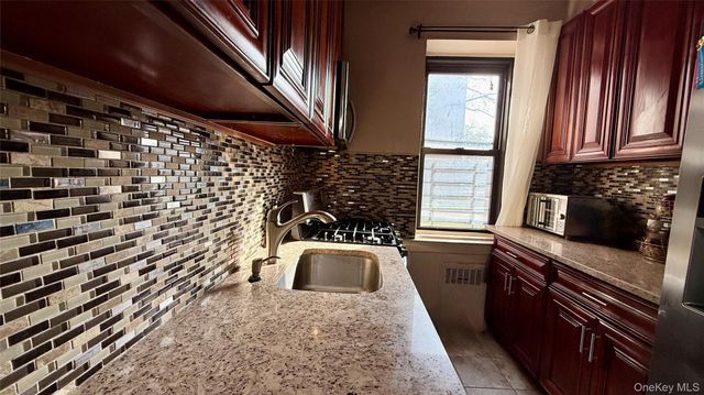11225 34th Avenue G, Corona, NY 11368