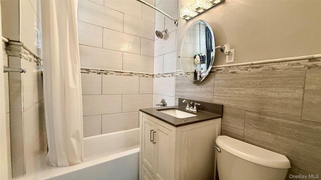 11225 34th Avenue G, Corona, NY 11368