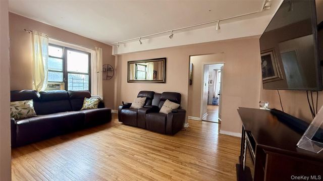 11225 34th Avenue G, Corona, NY 11368