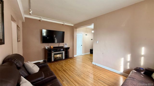 11225 34th Avenue G, Corona, NY 11368