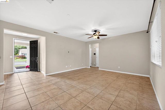 24 Mandrake Court, Oakley, CA 94561