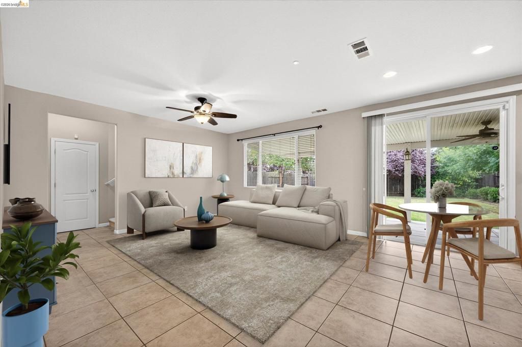 Image 12 of property listing at 24 Mandrake Court, Oakley, CA 94561