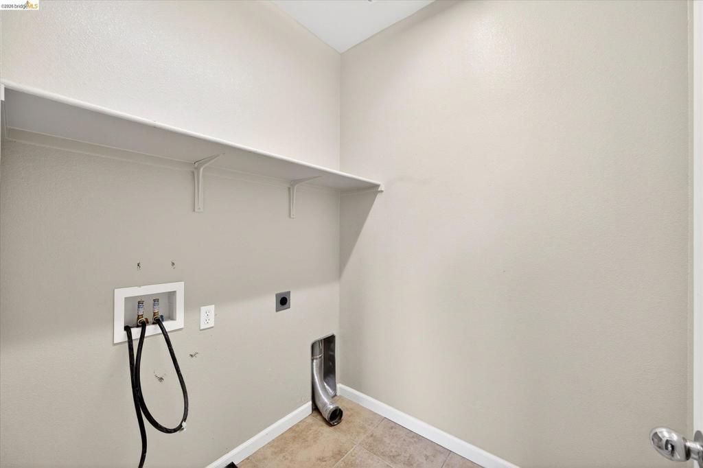 Image 32 of property listing at 24 Mandrake Court, Oakley, CA 94561