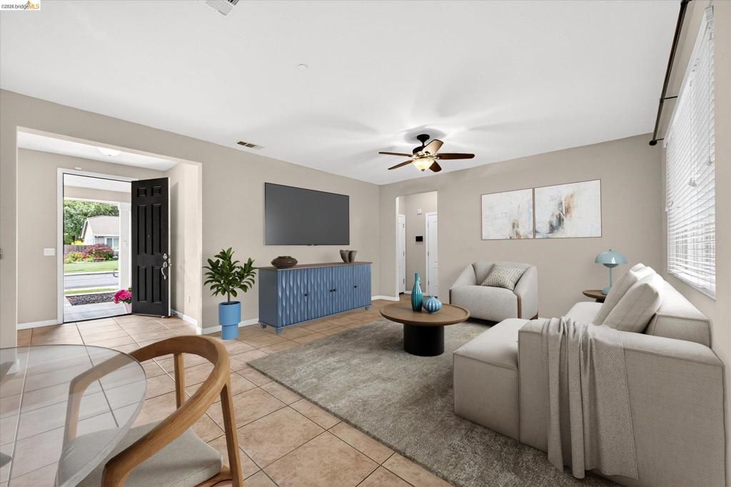 Image 5 of property listing at 24 Mandrake Court, Oakley, CA 94561