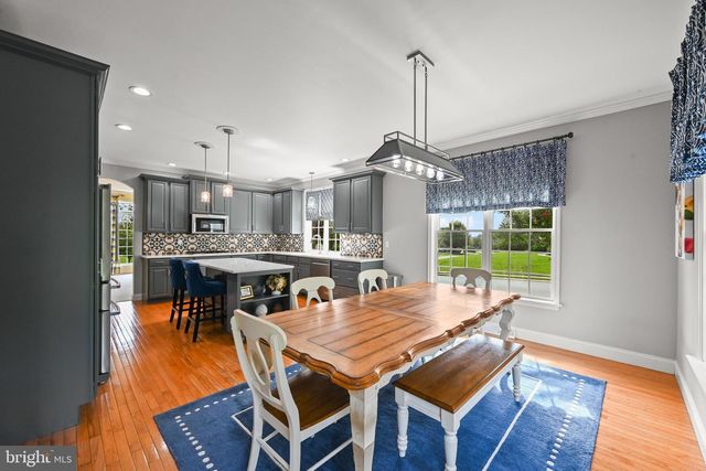 2146 BERNAYS DR, York, PA 17404
