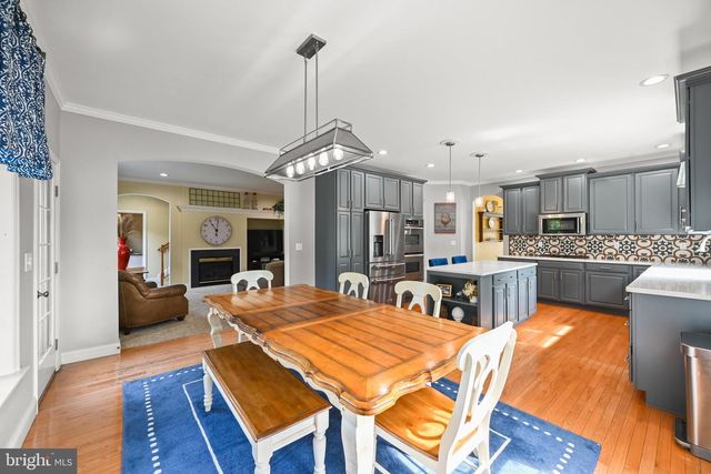 2146 BERNAYS DR, York, PA 17404