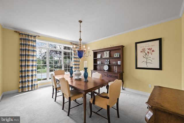 2146 BERNAYS DR, York, PA 17404