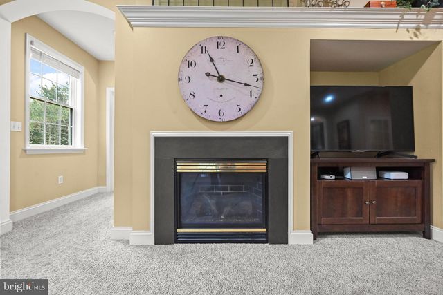 2146 BERNAYS DR, York, PA 17404