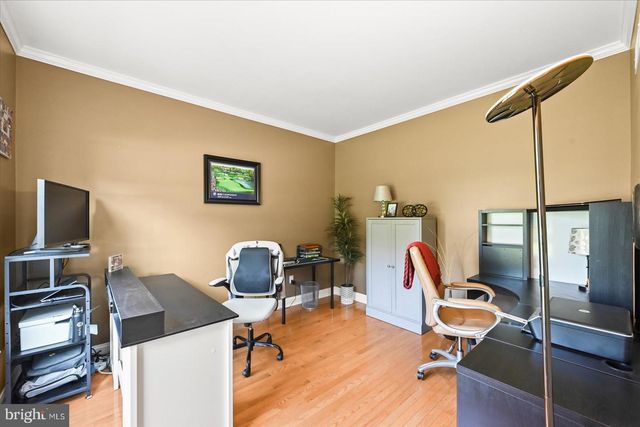 2146 BERNAYS DR, York, PA 17404