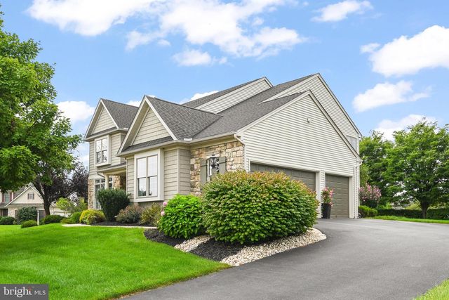 2146 BERNAYS DR, York, PA 17404