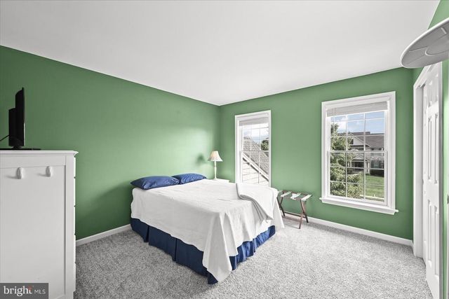 2146 BERNAYS DR, York, PA 17404