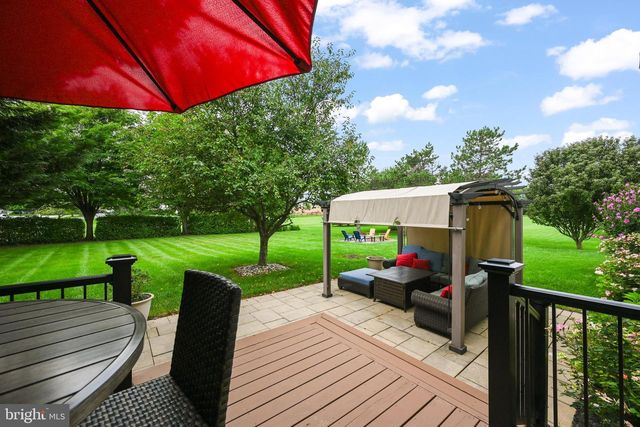 2146 BERNAYS DR, York, PA 17404