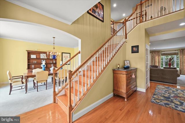2146 BERNAYS DR, York, PA 17404