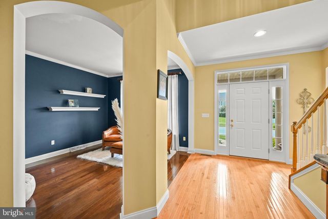 2146 BERNAYS DR, York, PA 17404