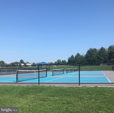 2146 BERNAYS DR, York, PA 17404
