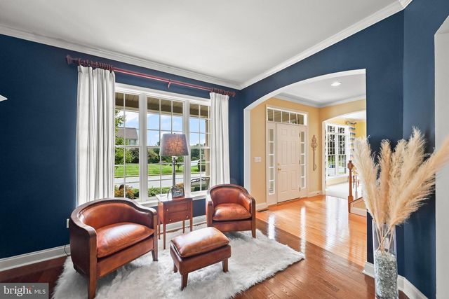2146 BERNAYS DR, York, PA 17404