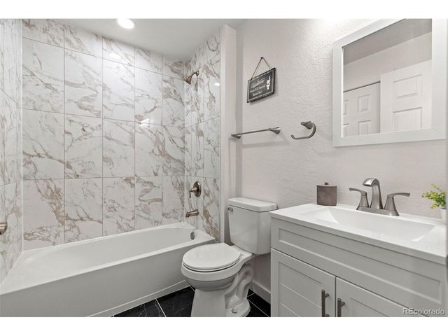 17407 E Belleview Pl, Centennial, CO 80015