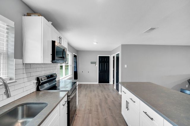 1104 Williamsburg Drive, Ennis, TX 75119