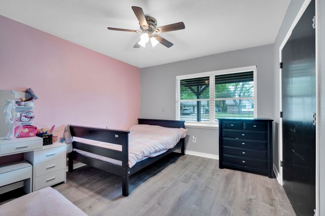 1104 Williamsburg Drive, Ennis, TX 75119