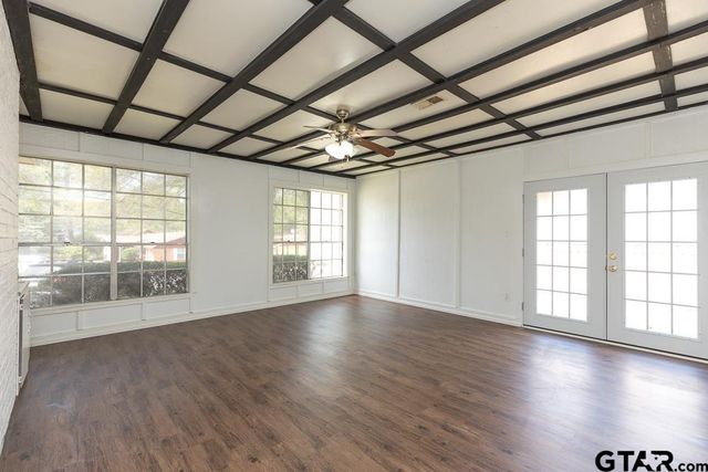 2908 Golden Rd, Tyler, TX 75701