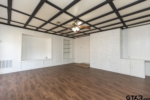2908 Golden Rd, Tyler, TX 75701