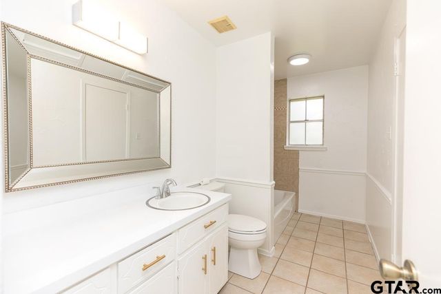 2908 Golden Rd, Tyler, TX 75701
