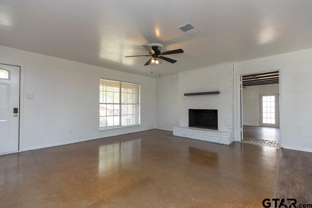 2908 Golden Rd, Tyler, TX 75701
