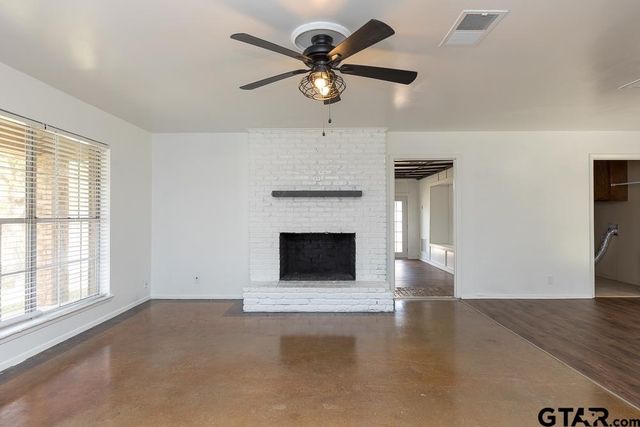 2908 Golden Rd, Tyler, TX 75701